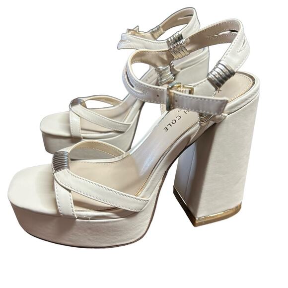 Kenneth Cole Dolly Strappy Platform Heel Sandals Square Toe 90's Retro  Size 6 - Picture 1 of 11